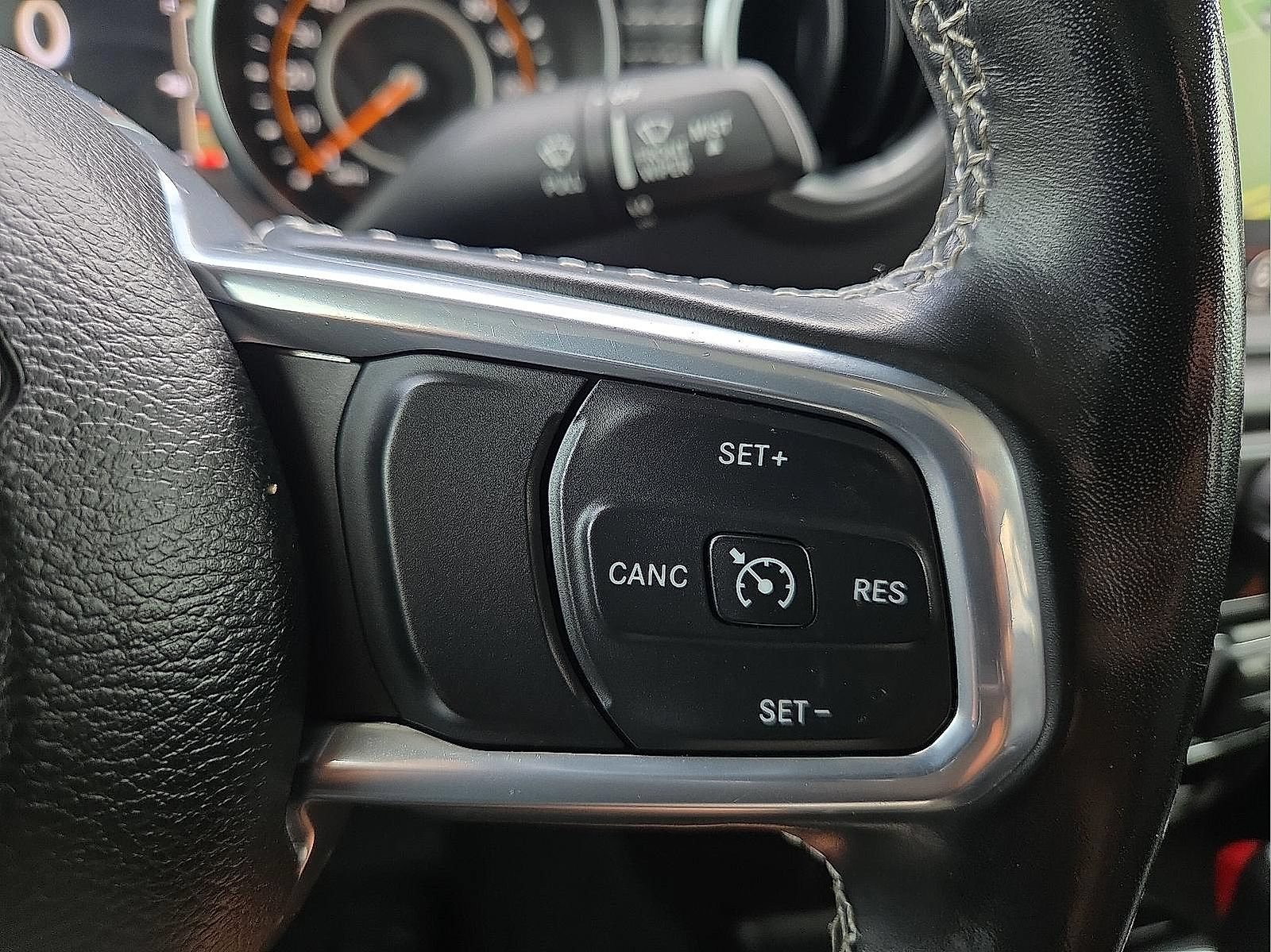 Used 2022 Jeep Gladiator Overland w/ Popular Equipment Package AWD/4WD image 18