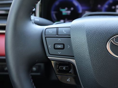 Used 2025 Toyota Camry XSE image 17