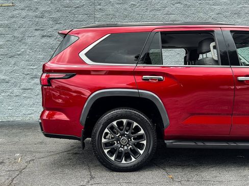 Used 2023 Toyota Sequoia Limited image 15