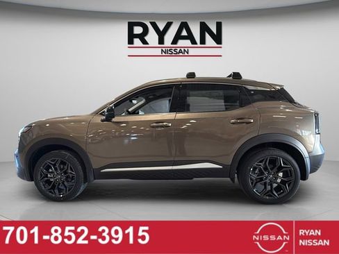 New 2026 Nissan Kicks SR w/ Cold Weather Package image 14
