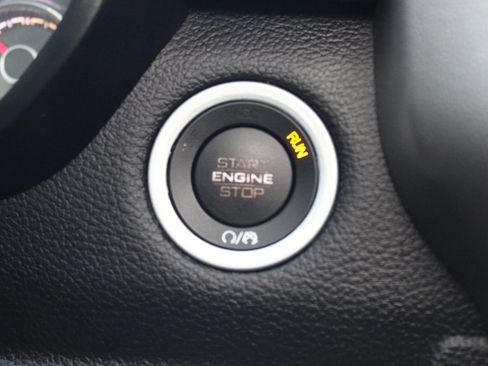 Used 2019 RAM 1500 Laramie AWD/4WD image 27
