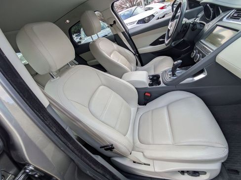 Used 2020 Jaguar E-PACE SE image 29