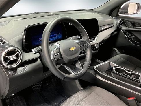 Used 2025 Chevrolet Equinox LT image 16