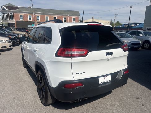 Used 2018 Jeep Cherokee Limited w/ High Altitude Package AWD/4WD image 3