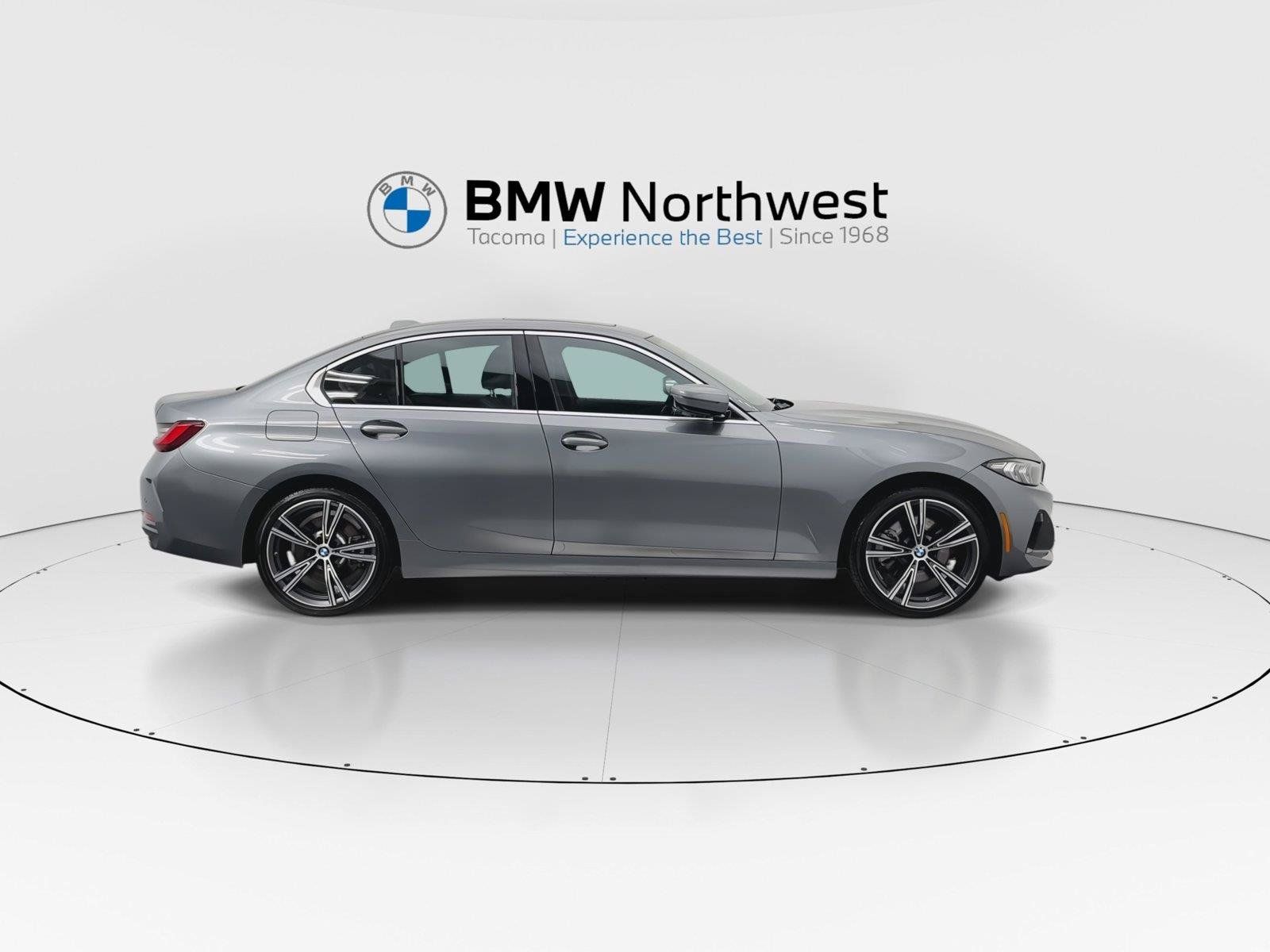 Used 2024 BMW 330i xDrive Sedan w/ Convenience Package AWD/4WD image 5