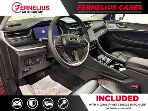 Used 2023 Jeep Grand Cherokee Limited AWD/4WD image 34