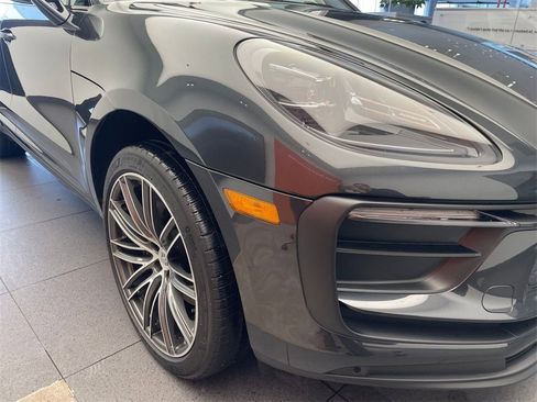 Certified 2025 Porsche Macan image 28
