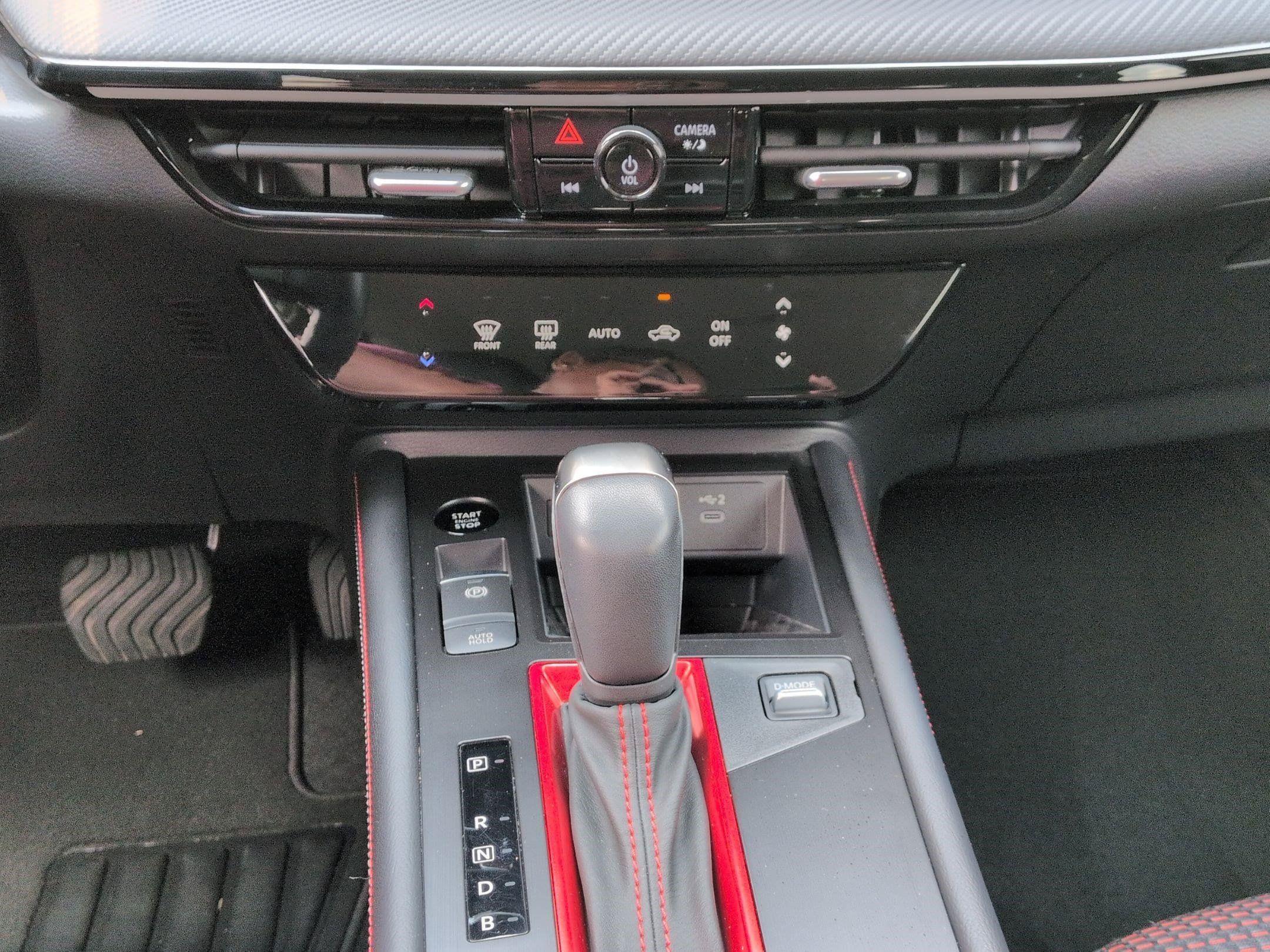 Used 2025 Nissan Kicks SR w/ Illumination Package FWD image 25