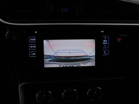 Used 2017 Toyota Corolla SE FWD image 27