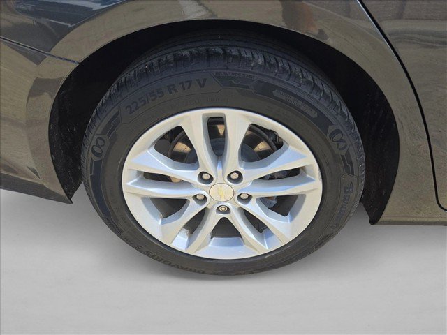 Used 2017 Chevrolet Malibu LT FWD image 23