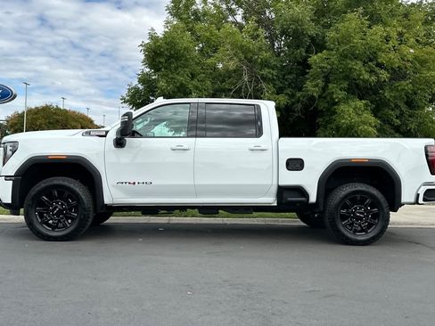 Used 2025 GMC Sierra 2500 AT4 AWD/4WD image 5