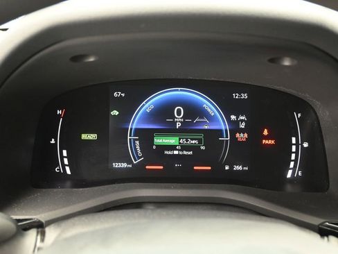 Used 2025 Toyota Camry LE w/ Convenience Package FWD image 11