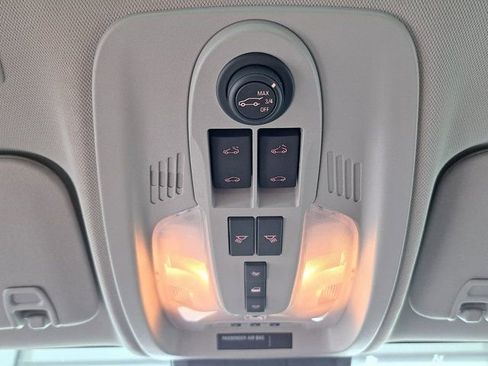 Used 2017 GMC Terrain SLT w/ Open Road Package FWD image 16