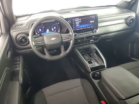 Used 2025 Chevrolet Colorado W/T image 15