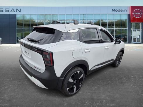 New 2026 Nissan Kicks SR w/ Cold Weather Package image 5