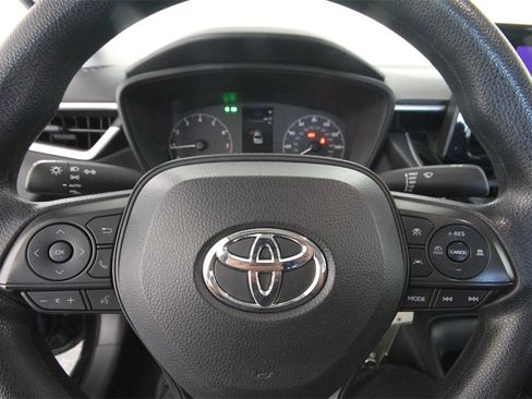 Used 2023 Toyota Corolla LE image 21