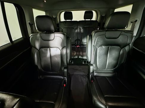 Used 2022 Jeep Grand Cherokee L Limited AWD/4WD image 13
