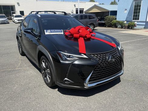 Used 2019 Lexus UX 200 w/ Premium Package image 8