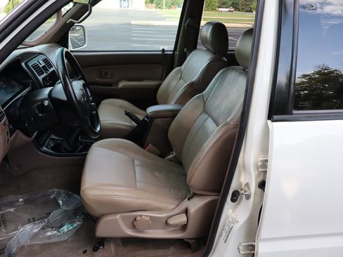 Used 2000 Toyota 4Runner SR5 image 19