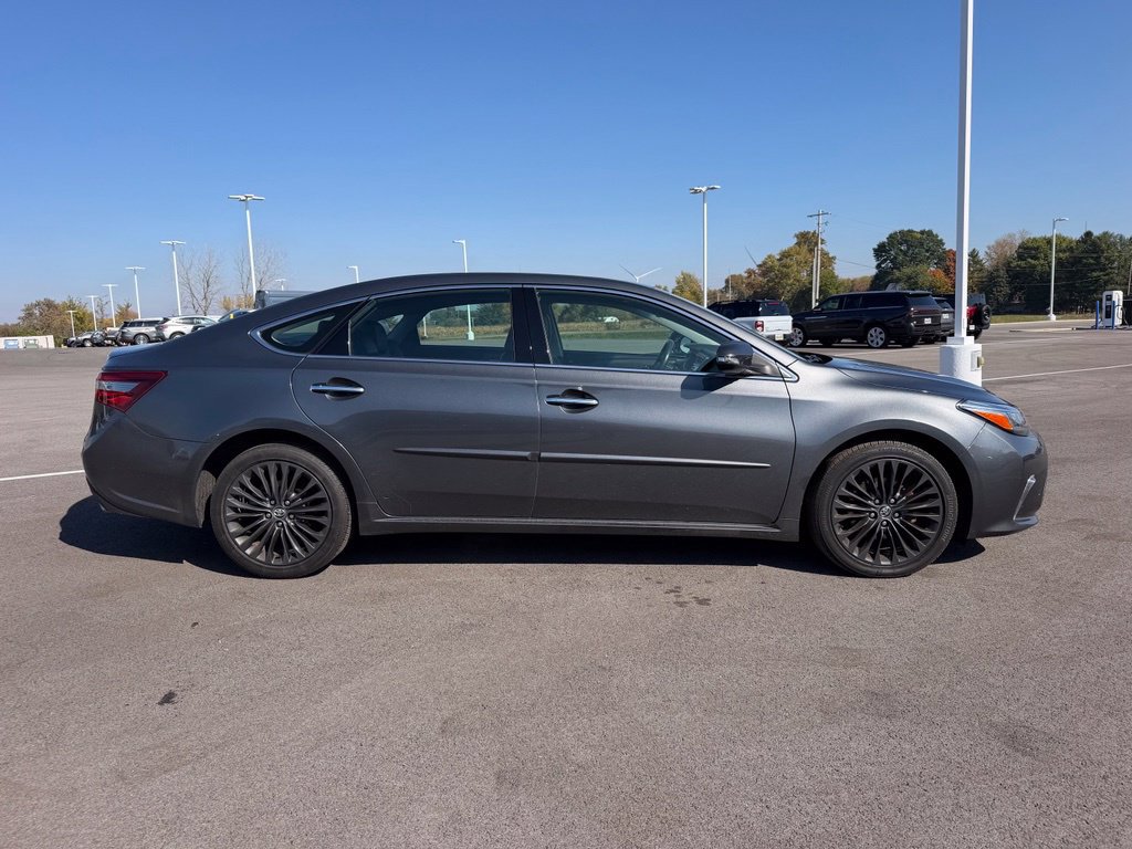 Used 2017 Toyota Avalon Touring FWD image 5