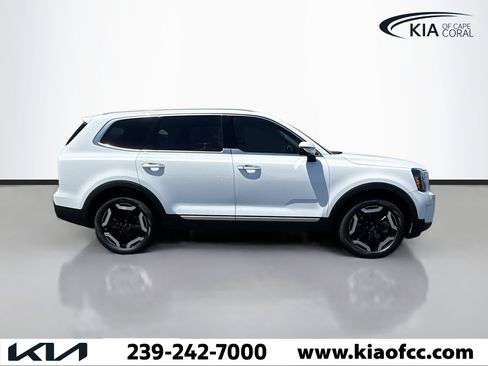 Certified 2023 Kia Telluride S image 6