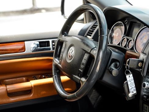 Used 2006 Volkswagen Touareg V10 TDI AWD/4WD image 17