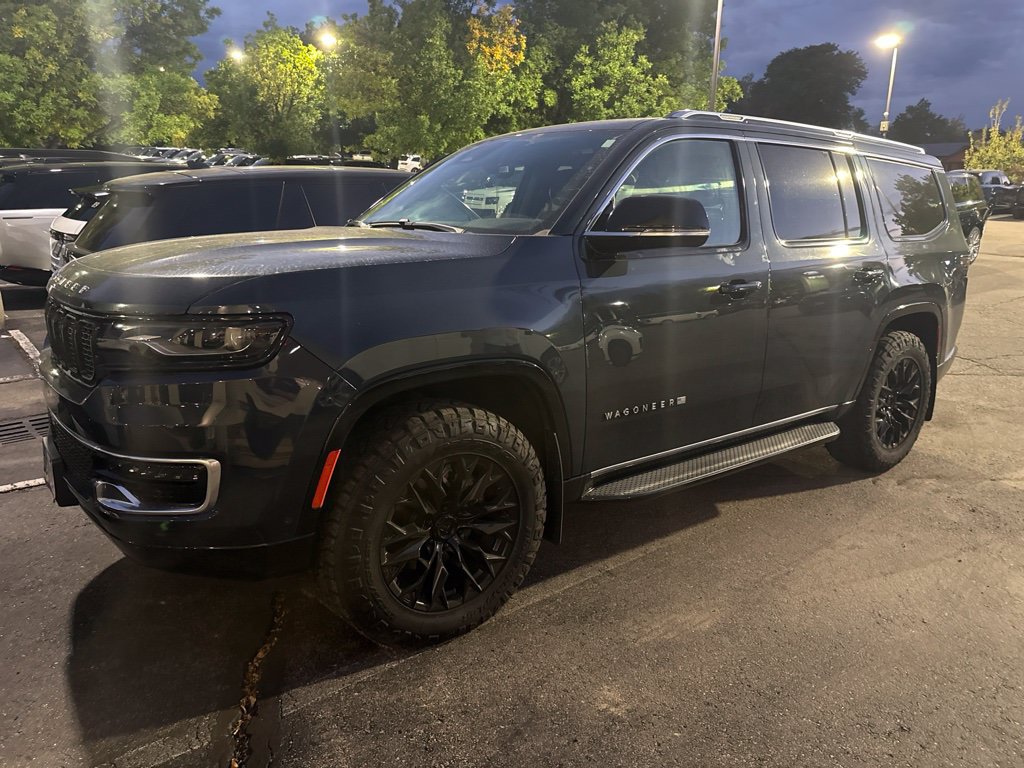 Used 2023 Jeep Wagoneer 4WD image 1