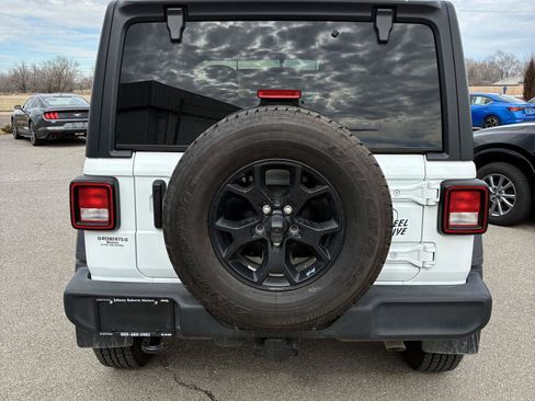 Used 2020 Jeep Wrangler Sport image 15