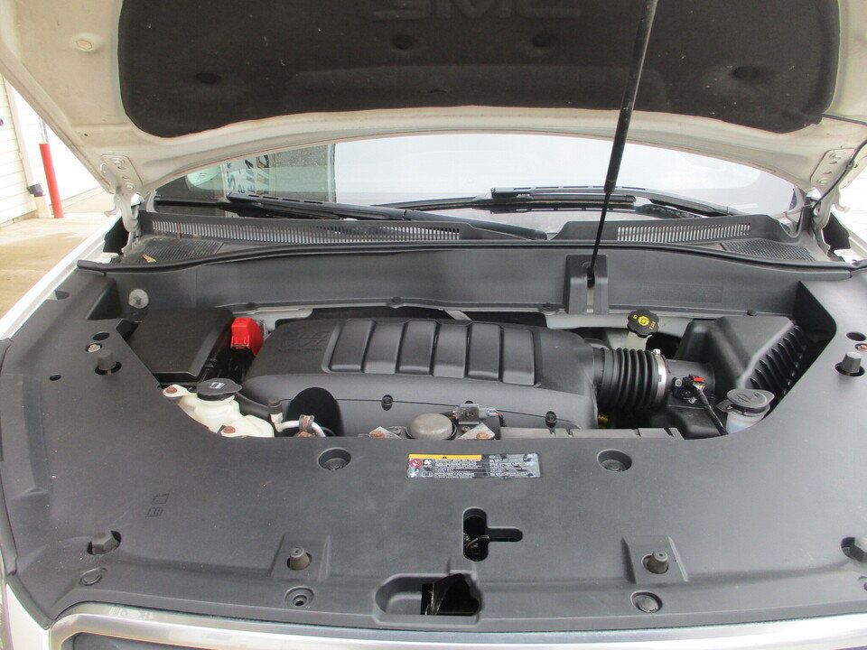 Used 2015 GMC Acadia SLE AWD/4WD image 4