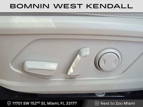 Used 2022 Kia Sorento S image 12