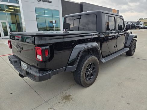 Used 2022 Jeep Gladiator Sport AWD/4WD image 3