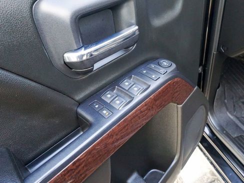 Used 2018 GMC Sierra 2500 SLE image 16