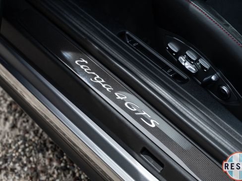 Used 2018 Porsche 911 Targa 4 GTS image 14