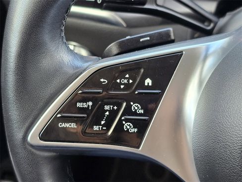 Used 2024 Mercedes-Benz GLC 300 image 25