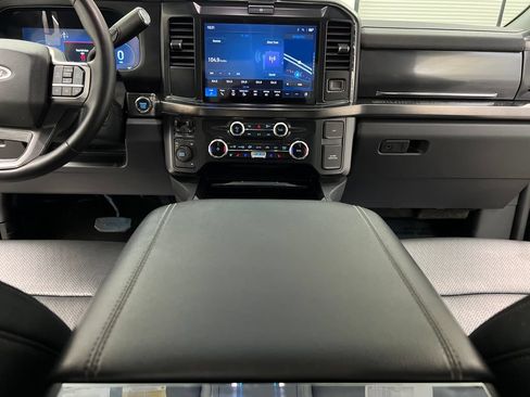 Used 2026 Ford F250 Lariat AWD/4WD image 38