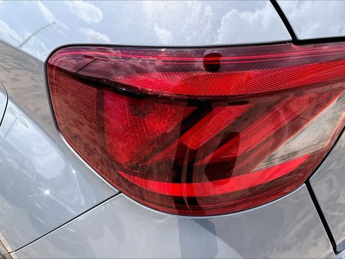 Used 2023 Hyundai Venue SEL FWD image 29