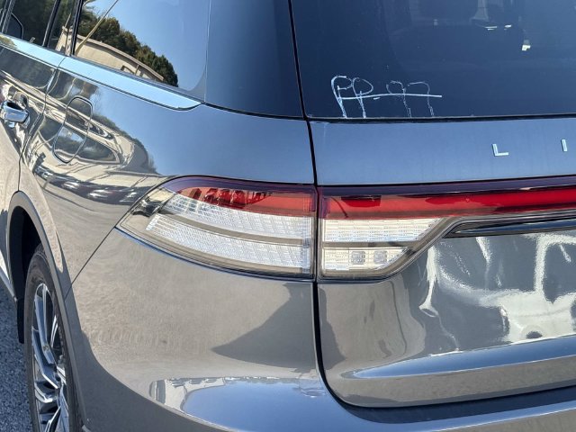 New 2027 Lincoln Aviator AWD image 11