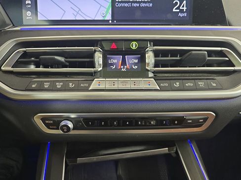 Used 2022 BMW X7 xDrive40i w/ Premium Package AWD/4WD image 28