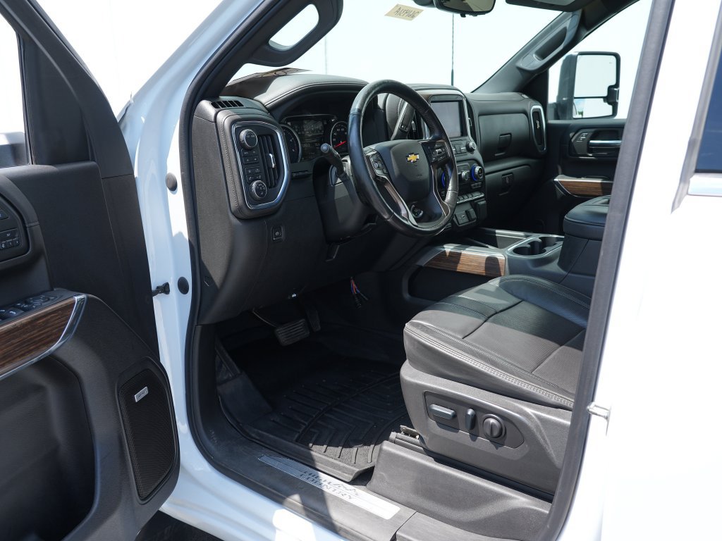 Certified 2022 Chevrolet Silverado 3500 High Country w/ Z71 Off-Road Package AWD/4WD image 14
