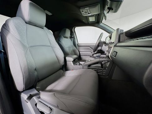 Certified 2025 Toyota Tacoma SR image 21