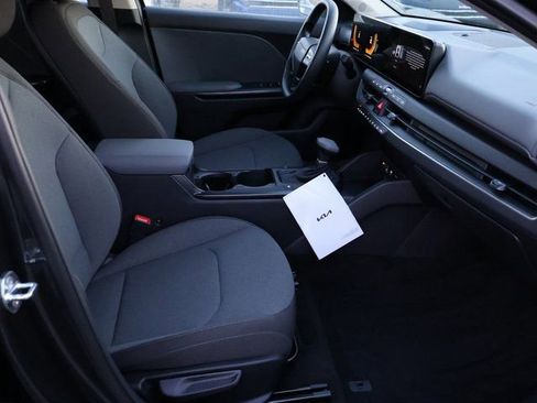 New 2025 Kia K4 LXS image 11