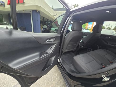Used 2025 Chevrolet Equinox LT AWD/4WD image 15