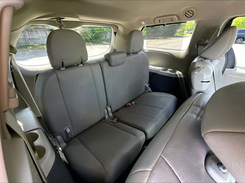 Used 2017 Toyota Sienna XLE FWD image 27