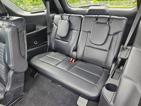 Used 2025 Ford Explorer ST-Line w/ Premium Package AWD/4WD image 18