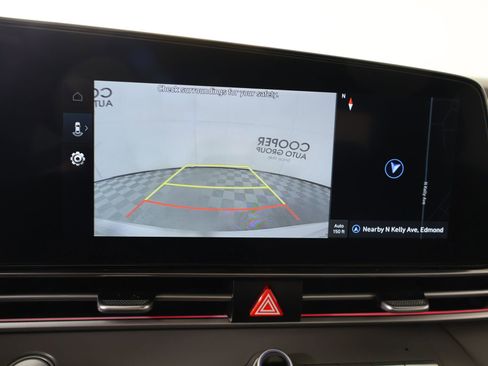Certified 2025 Hyundai Elantra SEL FWD image 6