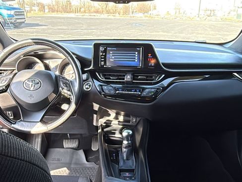 Used 2018 Toyota C-HR XLE image 29