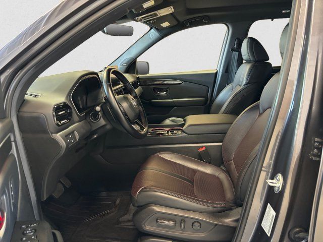 Used 2025 Honda Pilot Black Edition image 10