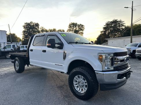 Used 2019 Ford F250 XLT w/ FX4 Off-Road Package AWD/4WD image 4