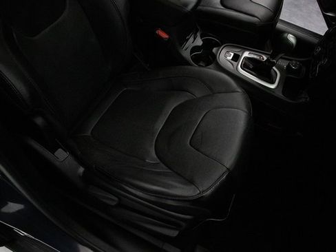 Used 2016 Jeep Cherokee Trailhawk w/ Comfort/Convenience Group image 17