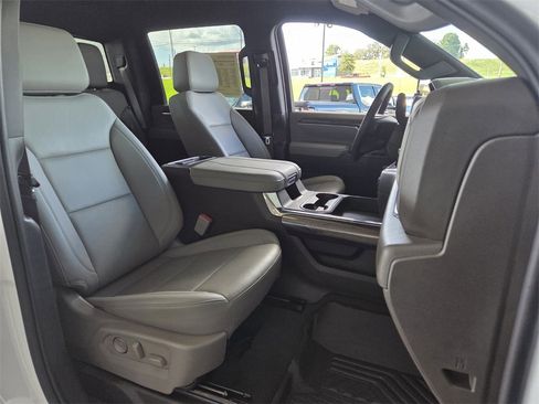 Used 2024 Chevrolet Silverado 2500 LTZ w/ LTZ Convenience Package image 20
